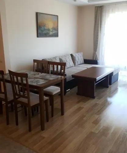 Neringa Apartamentai * パランガ